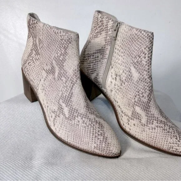 Seychelles NEW Occasion Nueutral Snake Print Ankle Boot- Size 8 - Picture 4 of 14
